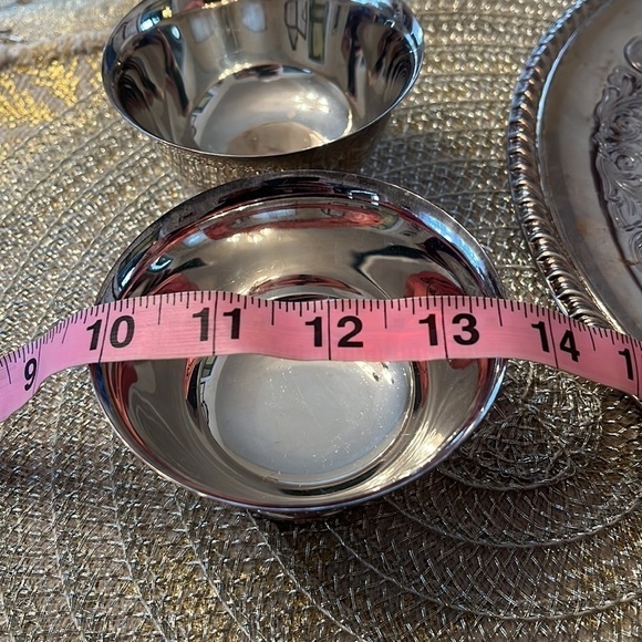 Vintage W.M. Rogers Silverplate 12” Diameter Chip and Dip Plate with 2 bowls EUC - Picture 6 of 6